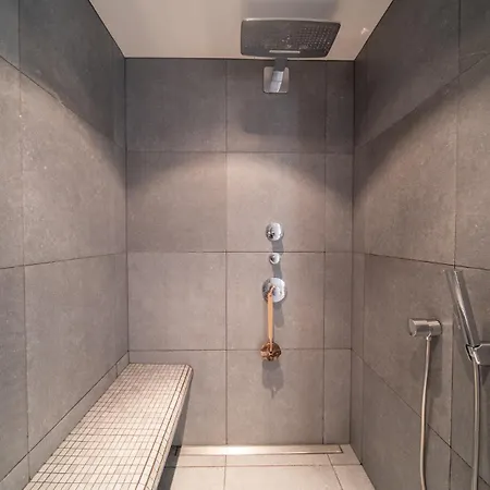 5br Iconic Chalet - What'app - 0034-635-520-036 - For Reservations! Villa